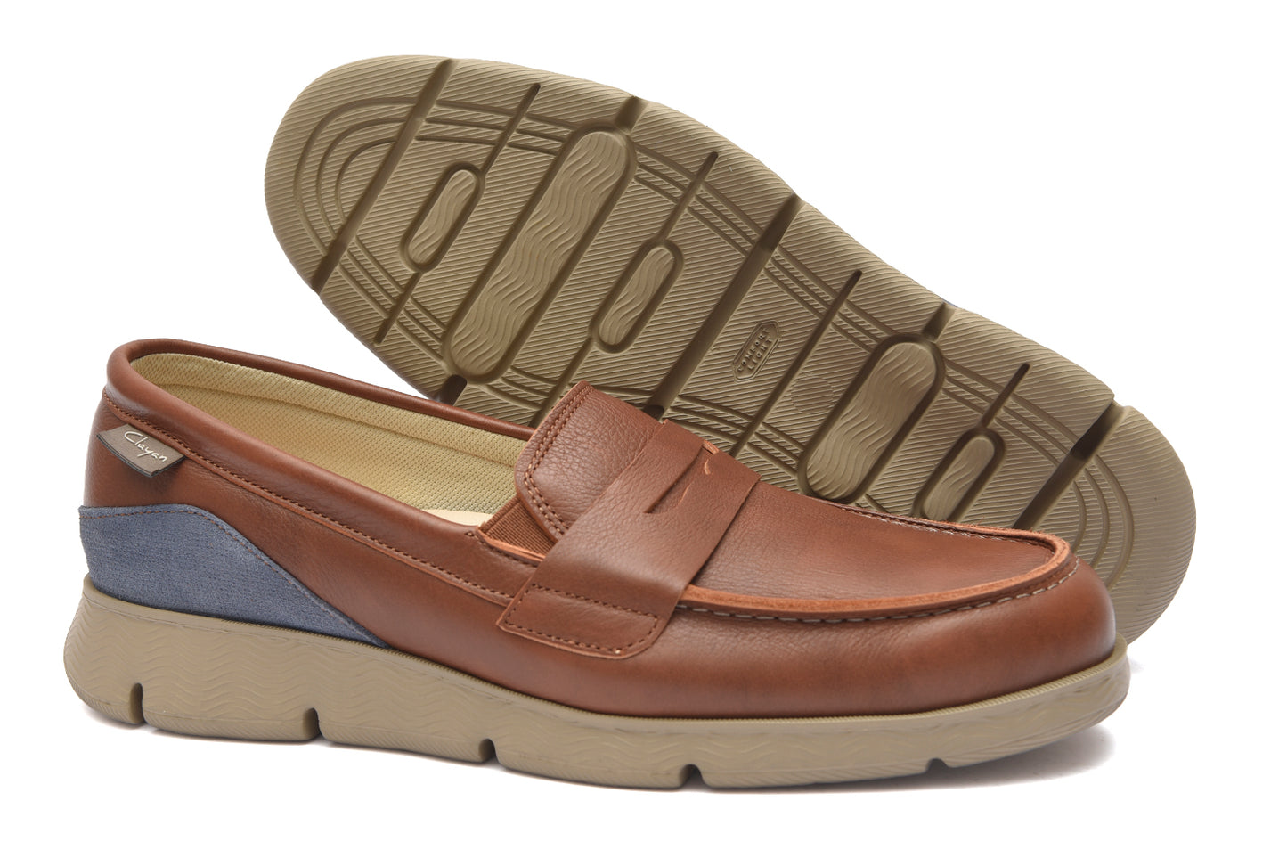 AXEL 481 Leather Loafer
